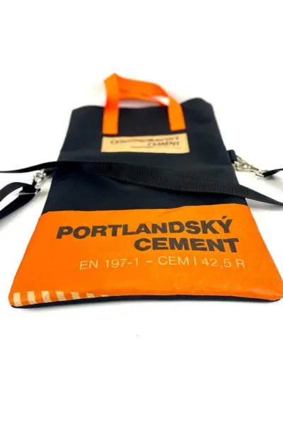 5f91e69f-0f12-4596-9076-e196d9be8300-768x1024